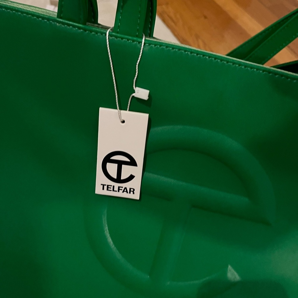 Green tote bag